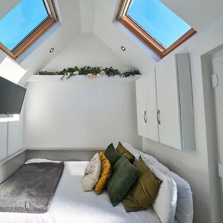 Lincoln Holiday Retreat Little House With Private Hot Tub Exterior photo