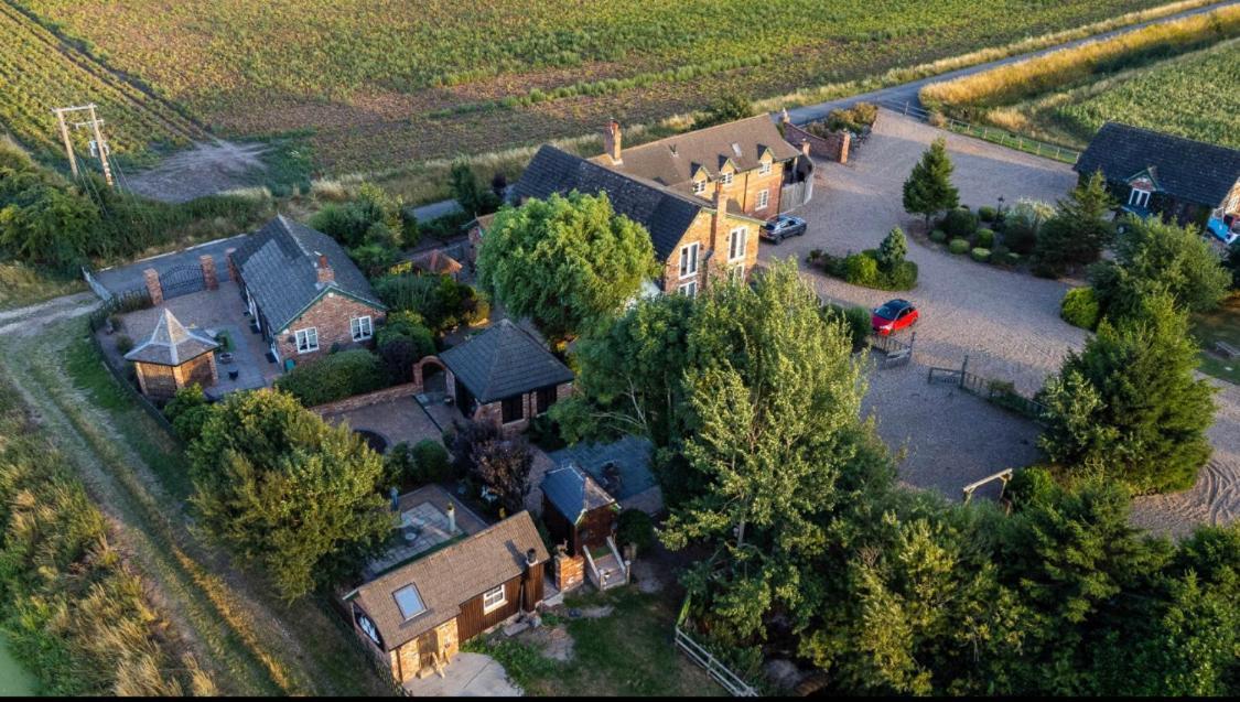 Retreat Little House With Private Hot Tub Holiday home