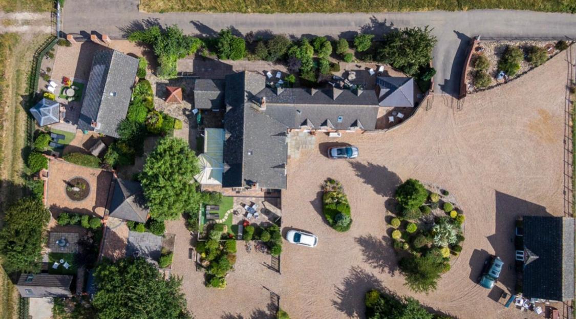 Retreat Little House With Private Hot Tub Holiday home *